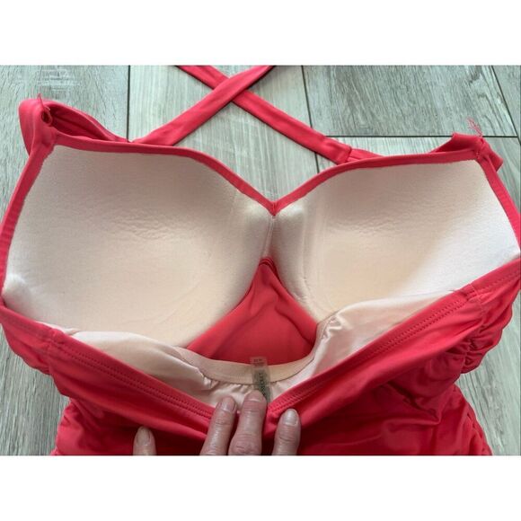 Victoria’s Secret swimsuit top size 36DD - Picture 6 of 9